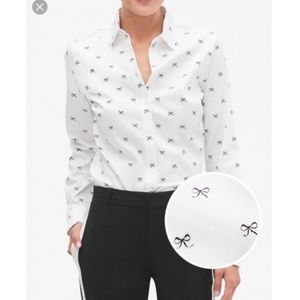 Banana Republic White All-Over Bow Pattern Collared Button Up Shirt Women's 6